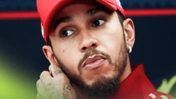 Hamilton, nove parole e tanto gelo con Sky F1: Ferrari sotto esame dopo il Qatar Hamilton, nove parole e tanto gelo con Sky F1: Ferrari sotto esame dopo il Qatar